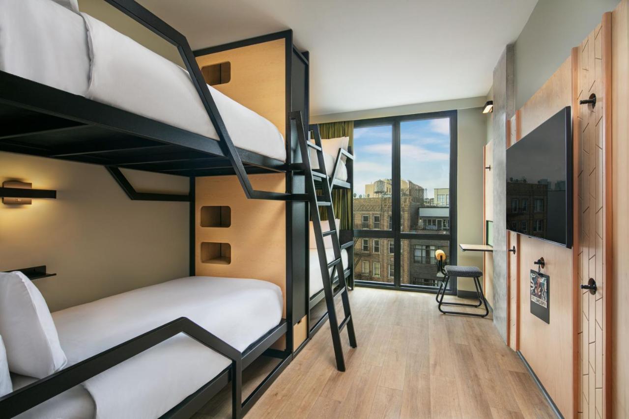 Hotel Moxy Brooklyn Williamsburg à New York Extérieur photo
