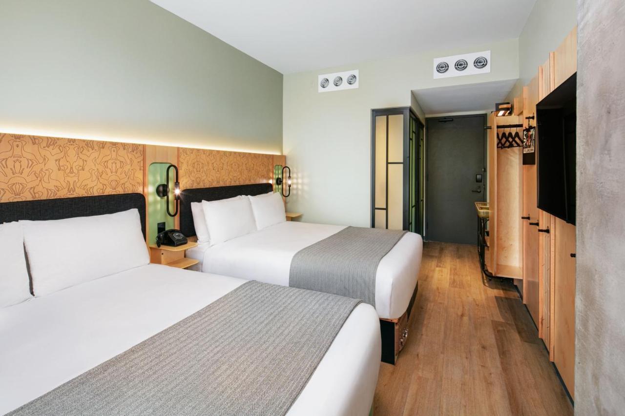 Hotel Moxy Brooklyn Williamsburg à New York Extérieur photo