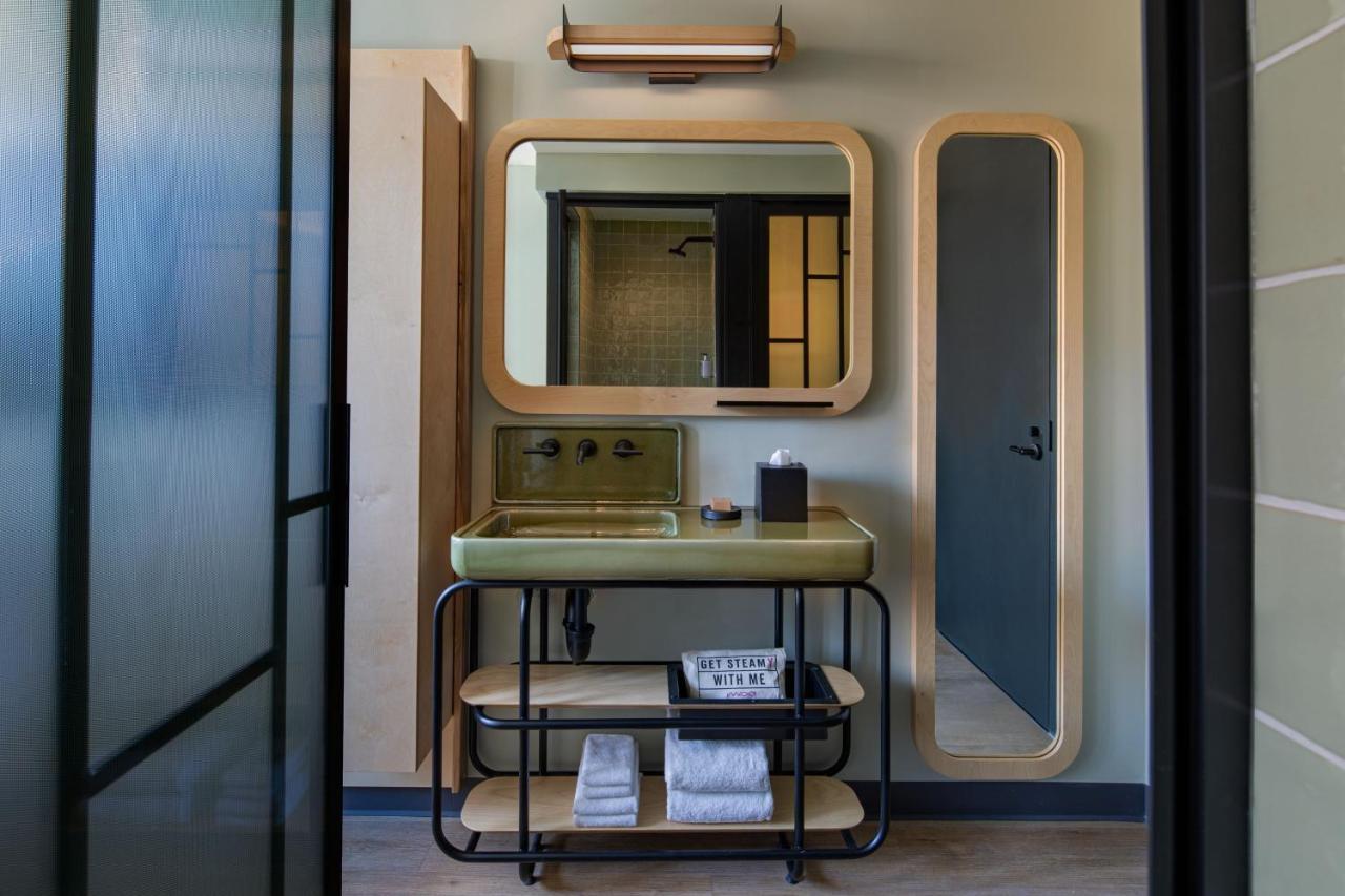 Hotel Moxy Brooklyn Williamsburg à New York Extérieur photo